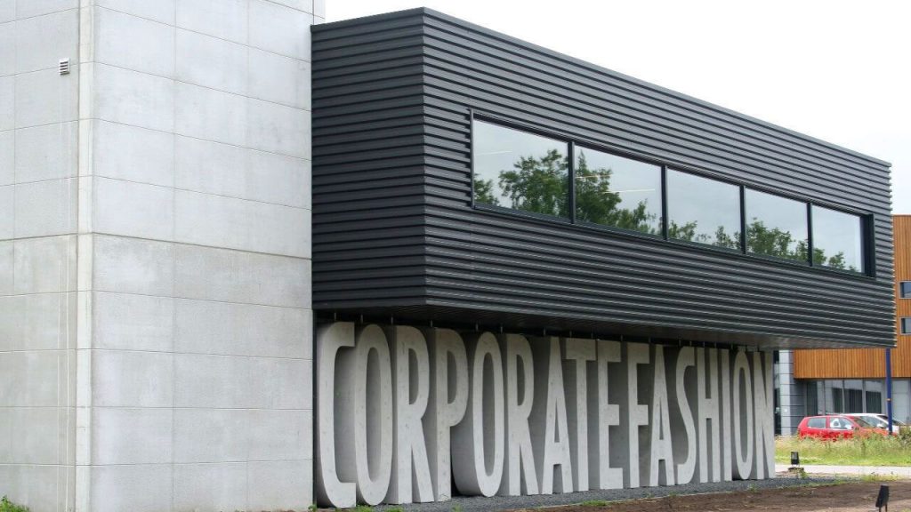 01-gallery-corporate-fashion-industries