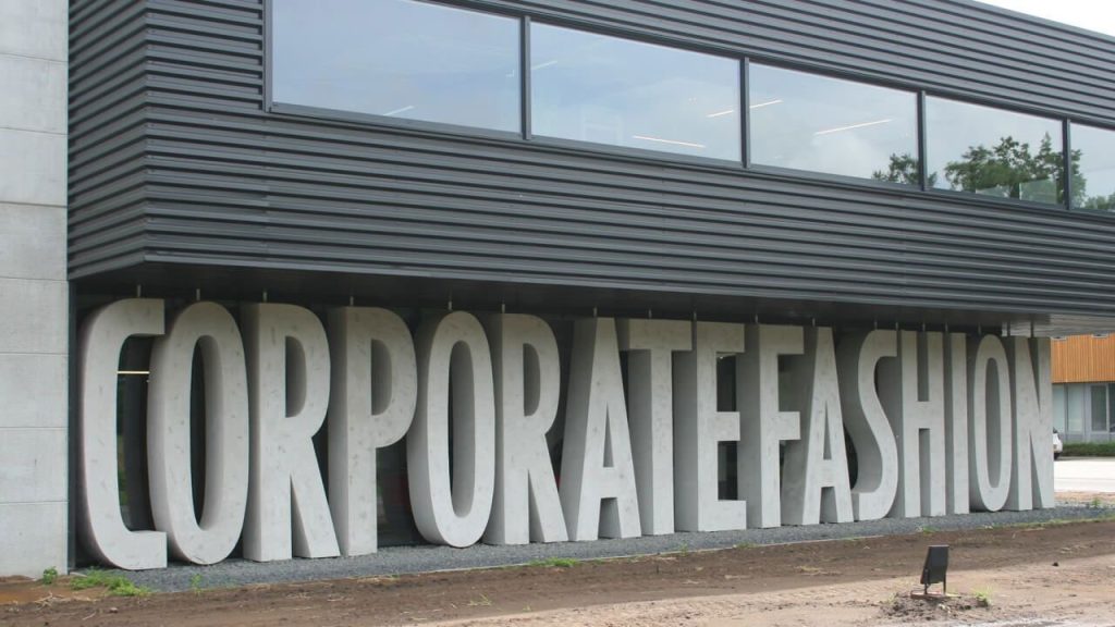 02-gallery-corporate-fashion-industries