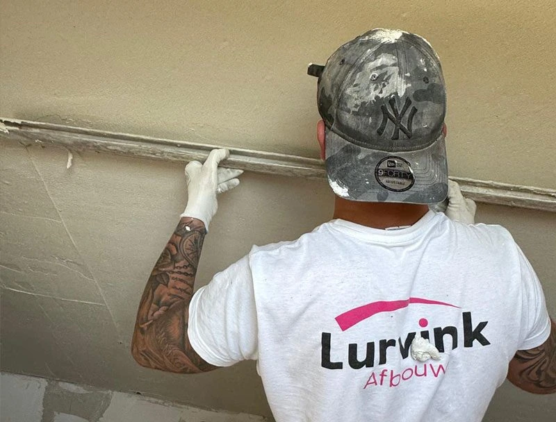 Wit stucwerk in Lonneker